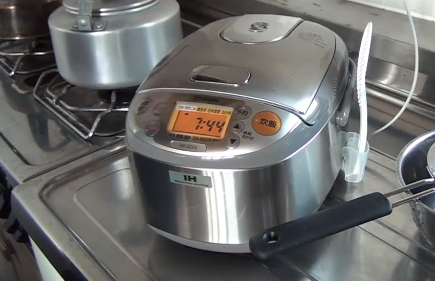 Sửa nồi cơm điện Nhật cắm nhầm điện tại nhà – Những điều cần biết để hạn chế thiệt hại và xử lý đúng cách