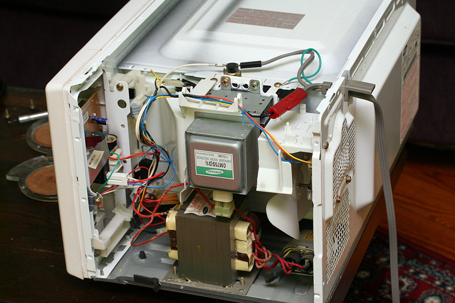 Chữa lò vi sóng tại nhà - Cách dễ dàng để tiết kiệm và đảm bảo an toàn cho gia đình bạn