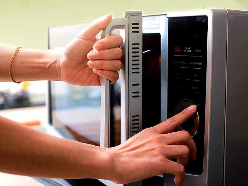 Khám Phá Bí Ẩn - Cục Sóng Lò Vi Sóng: Sức Mạnh Và Công Nghệ Đứng Đầu Trong Nhà Bếp Hiện Đại