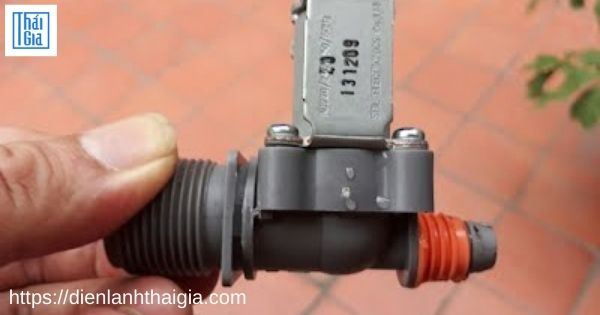 Khám Phá Nguyên Nhân Và Cách Khắc Phục Máy Giặt Electrolux Báo Lỗi E10 - Giải Pháp Nhanh Chóng, Hiệu Quả