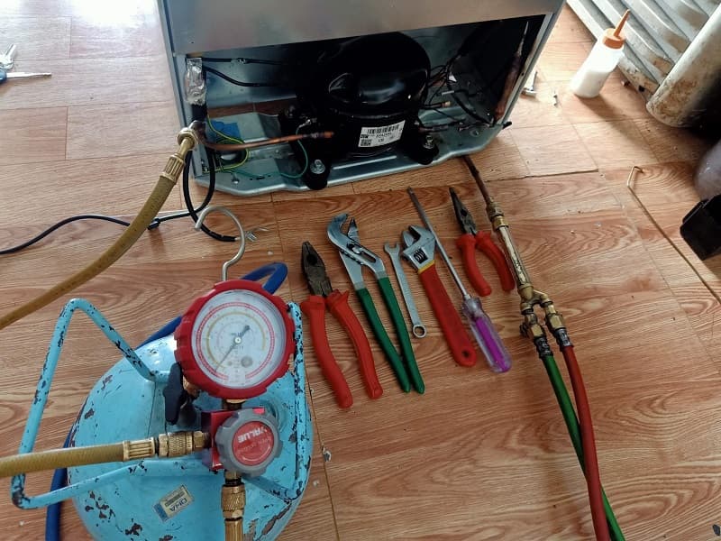 giá bơm gas tủ lạnh