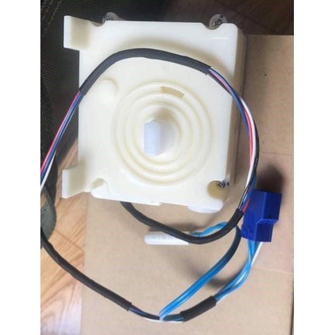 mô tơ làm đá tủ lạnh hitachi