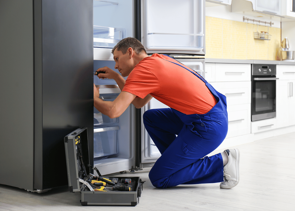 Nguyên nhân tủ lạnh Hitachi chảy nước và cách khắc phục hiệu quả