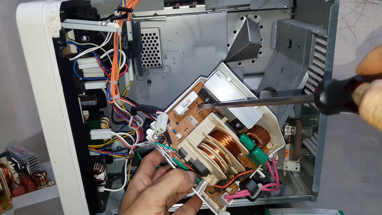 Sửa lò vi sóng Hitachi nội địa nhật báo lỗi H56 - Khám phá giải pháp và mẹo sử dụng an toàn