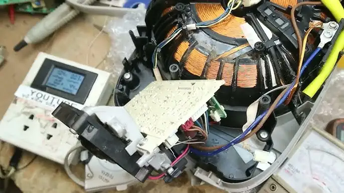 Cach Khac Phuc Loi C11 Noi Com Dien Toshiba Huong Dan Toan Dien De Khac Phuc Nhanh Chong Va Hieu Qua 69664a05eeebd.webp